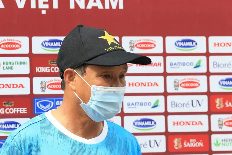 HLV Mai Đức Chung: Hãy ủng hộ để chúng tôi hoàn thành nhiệm vụ - Ảnh 2. HLV Mai Đức Chung: Hãy ủng hộ để chúng tôi hoàn thành nhiệm vụ - Ảnh 2.