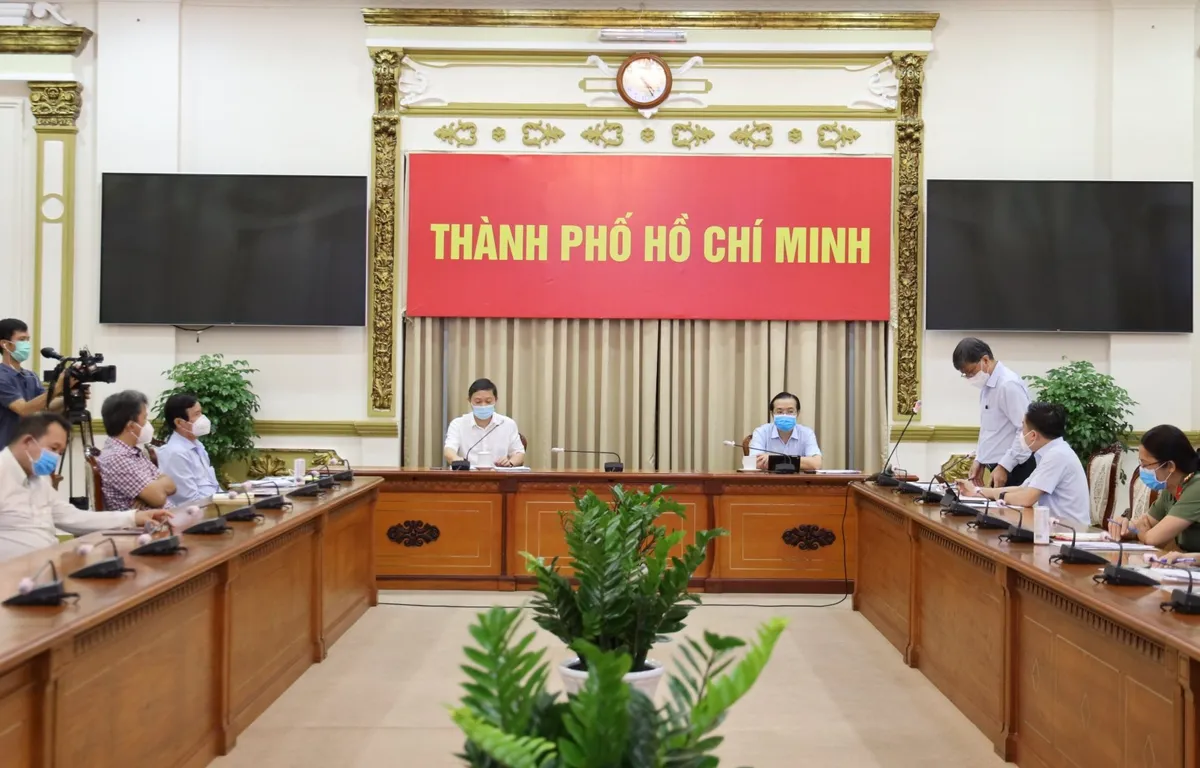 Hôm nay (2/7), TP Hồ Chí Minh xét nghiệm COVID-19 cho thí sinh và cán bộ làm thi tốt nghiệp THPT 2021 - Ảnh 2.