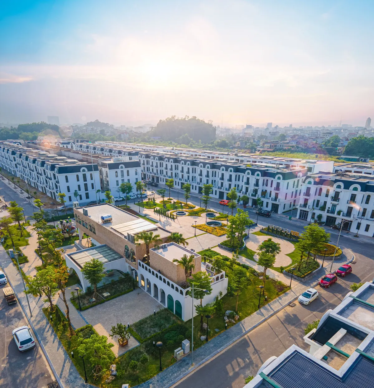 Thái Hưng Crown Villas: Đô thị đáng sống hội tụ cộng đồng tinh hoa - Ảnh 3. Thái Hưng Crown Villas: Đô thị đáng sống hội tụ cộng đồng tinh hoa - Ảnh 3.