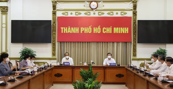 TP Hồ Chí Minh tiếp tục thực hiện Chỉ thị 16  với các giải pháp mạnh hơn - Ảnh 1.