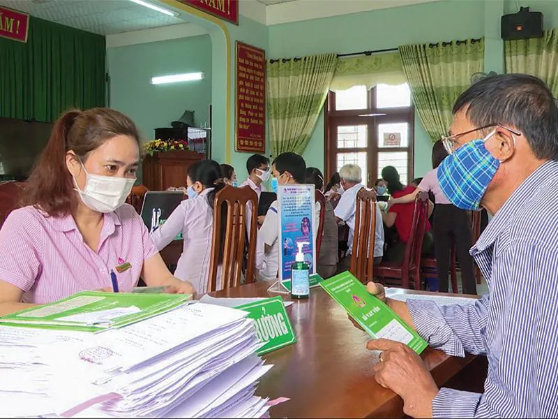 Triển khai g&oacute;i 7.500 tỷ đồng cho vay trả lương ngừng việc - Ảnh 1.