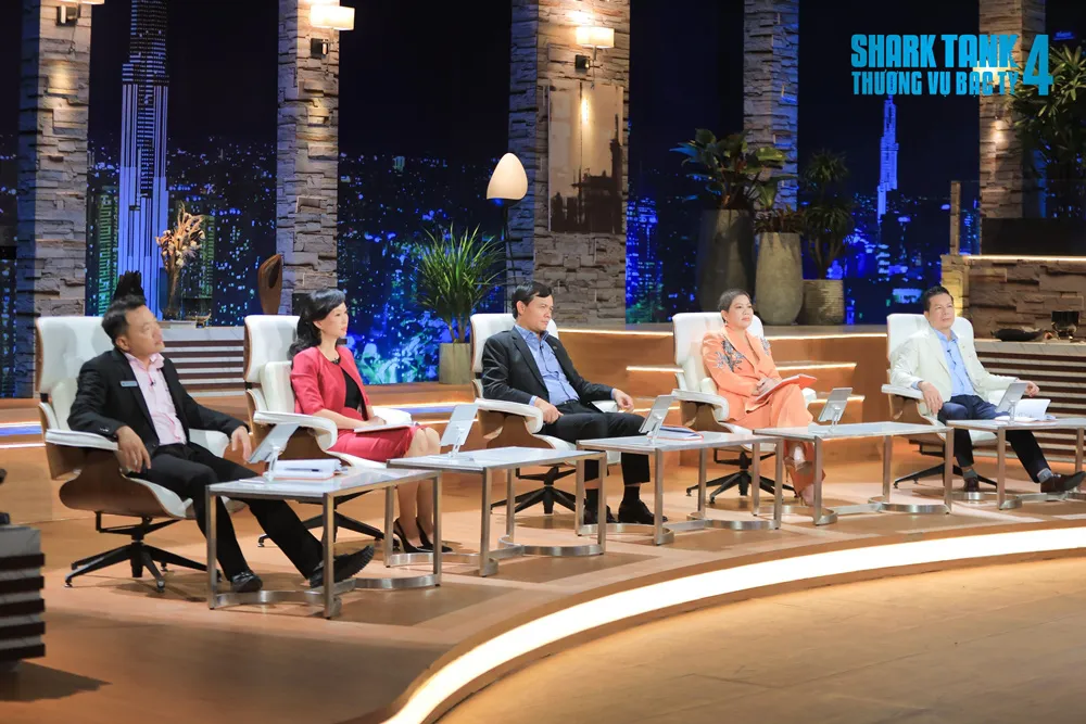 Shark Tank: Bỏ 19 năm làm ở Bộ ra khởi nghiệp, startup được 2 cá mập đầu tư - Ảnh 2.