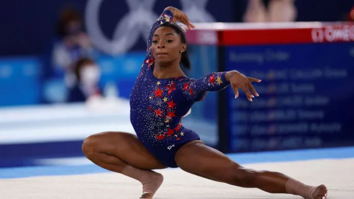 Simone Biles chính thức rút khỏi Olympic Tokyo - Ảnh 1.