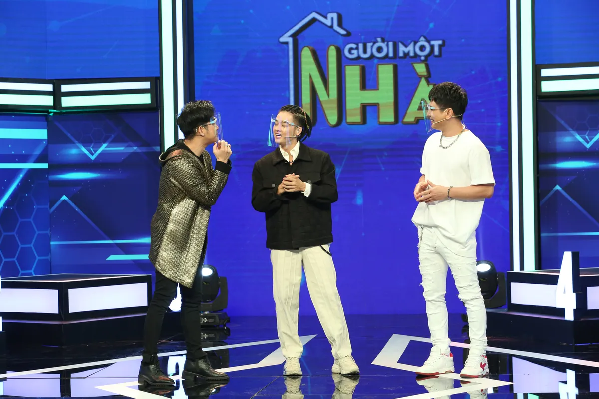 Qu&aacute;ch Tuấn Du v&agrave; L&acirc;m H&ugrave;ng tiết lộ tuổi thơ su&yacute;t chết - Ảnh 1.