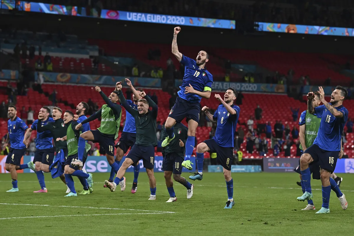 Bán kết ĐT Italia - ĐT Tây Ban Nha: Đại tiệc bóng đá tấn công và kiểm soát - Ảnh 3. Bán kết ĐT Italia - ĐT Tây Ban Nha: Đại tiệc bóng đá tấn công và kiểm soát - Ảnh 3.