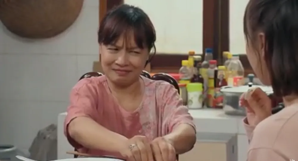 Hương vị tình thân - Tập 58: Bà Bích công khai coi Long - Nam là người yêu - Ảnh 1.