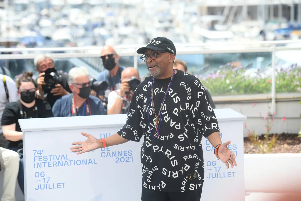 Khai mạc LHP Cannes 2021: D&agrave;n sao dự c&ocirc;ng chiếu nhạc kịch, Jodie Foster nhận C&agrave;nh cọ v&agrave;ng - Ảnh 6.