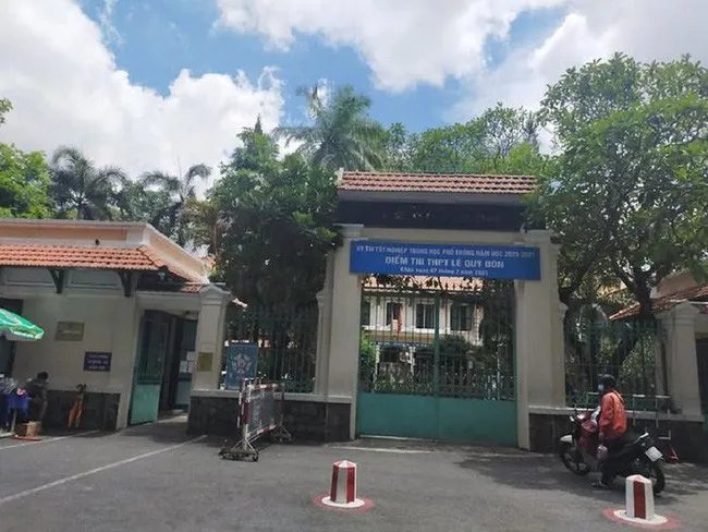 TP Hồ Chí Minh phát hiện thêm thí sinh nghi mắc COVID-19 sau buổi thi môn Toán - Ảnh 1.