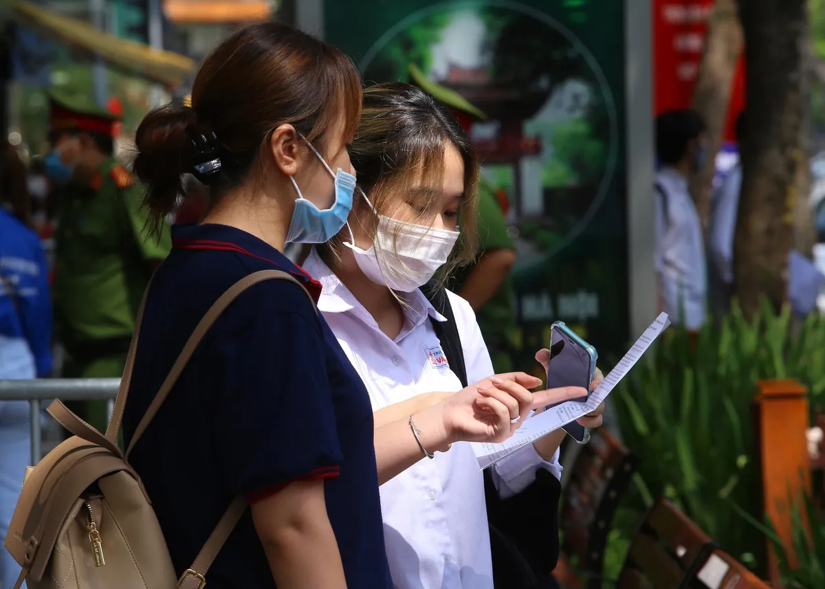 Bộ GD&ĐT hướng dẫn tuyển sinh 2021 trong bối cảnh COVID-19 - Ảnh 1.