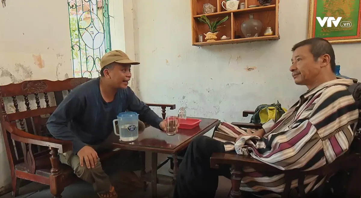 Hương vị t&igrave;nh th&acirc;n phần 2 - Tập 12: Long giở th&iacute;nh cũ giữa chợ, vẫn khiến Nam rung động v&igrave; k&yacute; ức &ugrave;a về? - Ảnh 17.