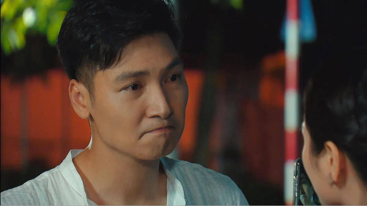 Hương vị t&igrave;nh th&acirc;n phần 2 - Tập 12: Long giở th&iacute;nh cũ giữa chợ, vẫn khiến Nam rung động v&igrave; k&yacute; ức &ugrave;a về? - Ảnh 5.