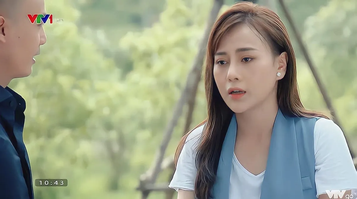 Hương vị t&igrave;nh th&acirc;n phần 2 - Tập 12: Long giở th&iacute;nh cũ giữa chợ, vẫn khiến Nam rung động v&igrave; k&yacute; ức &ugrave;a về? - Ảnh 1.