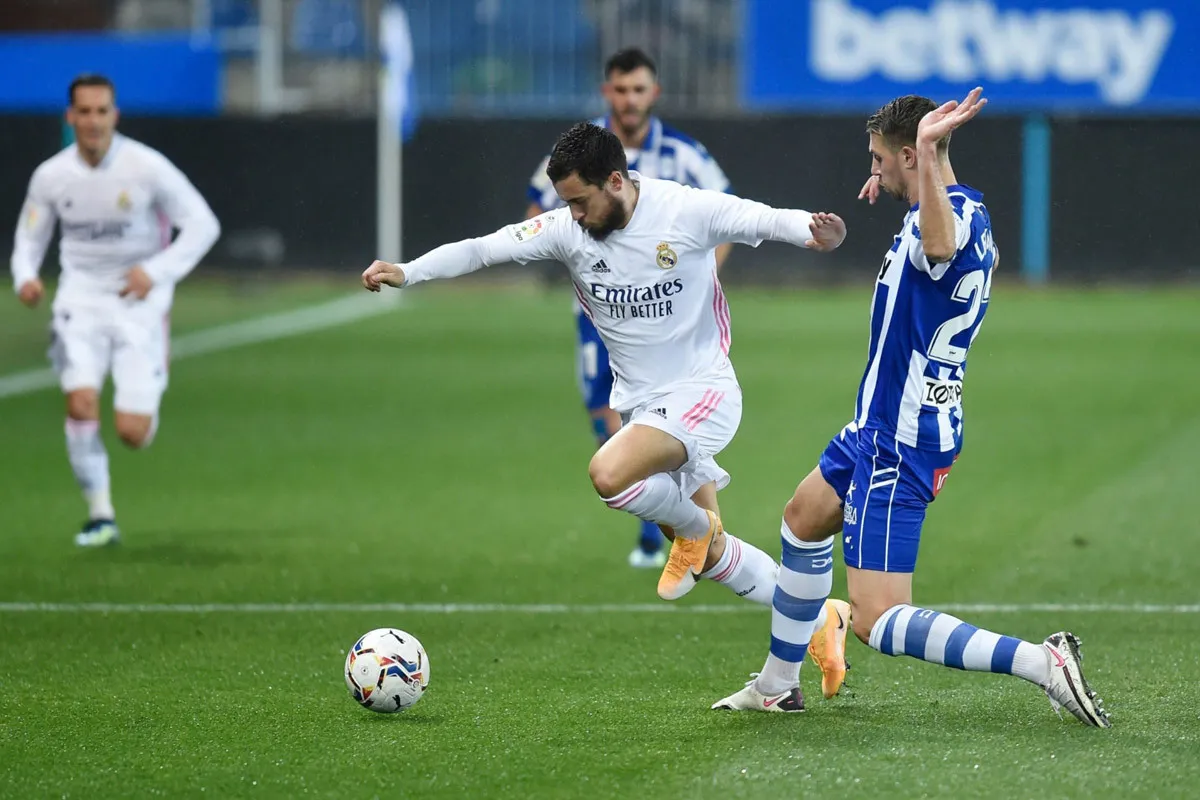 Benzema tỏa sáng, Real Madrid thắng tưng bừng trong ngày mở màn La Liga - Ảnh 1. Benzema tỏa sáng, Real Madrid thắng tưng bừng trong ngày mở màn La Liga - Ảnh 1.