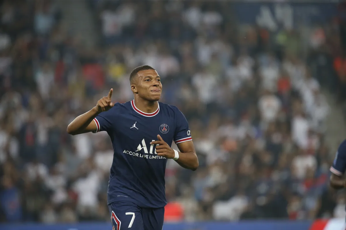 Paris Saint Germain 4-2 Strasbourg: Mbappe tỏa sáng trong ngày không Messi - Neymar - Ảnh 1. Paris Saint Germain 4-2 Strasbourg: Mbappe tỏa sáng trong ngày không Messi - Neymar - Ảnh 1.