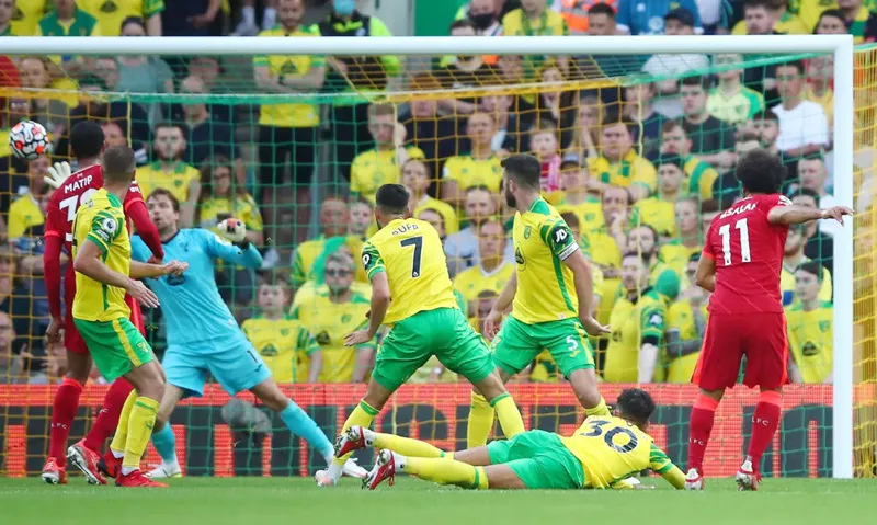 Norwich 0-3 Liverpool: Van Dijk trở lại, Salah chói sáng! - Ảnh 2. Norwich 0-3 Liverpool: Van Dijk trở lại, Salah chói sáng! - Ảnh 2.