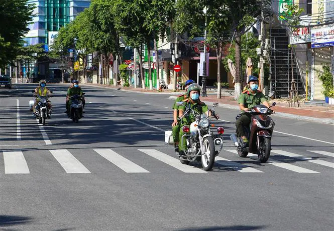 200 tổ công tác giám sát ai ở đâu thì ở đó tại Đà Nẵng - Ảnh 2.