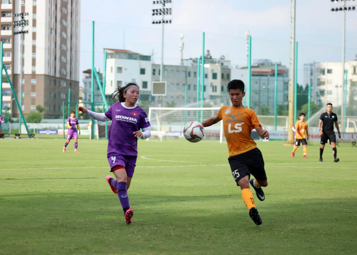 Đấu tập | ĐT nữ QG 2-2 U15 nam Futsal: Giải phóng sức ì, thử thách độ khó về tốc độ - Ảnh 3. Đấu tập | ĐT nữ QG 2-2 U15 nam Futsal: Giải phóng sức ì, thử thách độ khó về tốc độ - Ảnh 3.