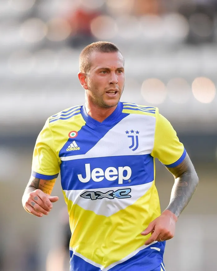 Áo đấu mới của Juventus nhận mưa gạch đá từ cộng đồng mạng - Ảnh 4. Áo đấu mới của Juventus nhận mưa gạch đá từ cộng đồng mạng - Ảnh 4.