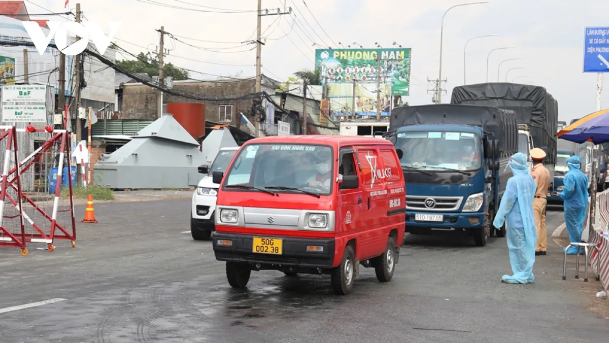 Người dân 11 phường vùng đỏ đậm đặc F0 ở Bình Dương không ra khỏi nhà trong 15 ngày - Ảnh 1.