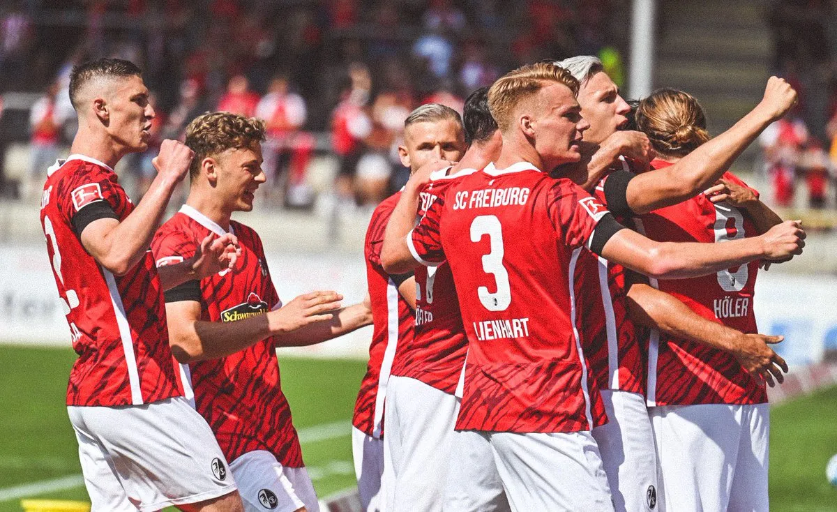 Haaland im tiếng, Dortmund thua trận bạc nhược trước Freiburg - Ảnh 1. Haaland im tiếng, Dortmund thua trận bạc nhược trước Freiburg - Ảnh 1.