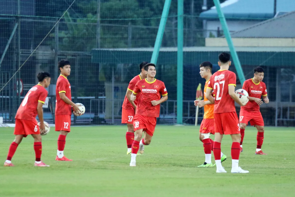 3 tân binh của ĐT Việt Nam hứng khởi tập luyện cùng đội U22 - Ảnh 1. 3 tân binh của ĐT Việt Nam hứng khởi tập luyện cùng đội U22 - Ảnh 1.