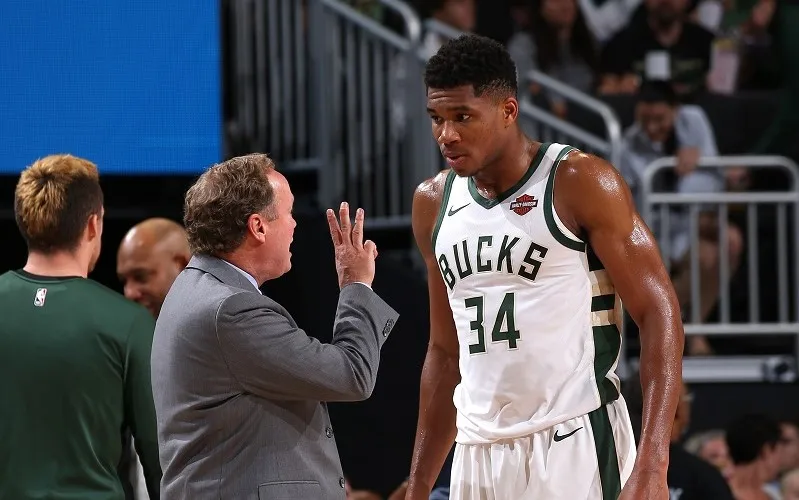 Milwaukee Bucks gia hạn hợp đồng với HLV Mike Budenholzer - Ảnh 1. Milwaukee Bucks gia hạn hợp đồng với HLV Mike Budenholzer - Ảnh 1.