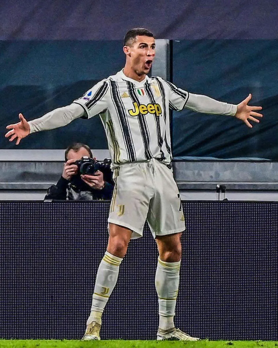 Man City vẫn chưa chính thức hỏi mua Cristiano Ronaldo - Ảnh 1. Man City vẫn chưa chính thức hỏi mua Cristiano Ronaldo - Ảnh 1.
