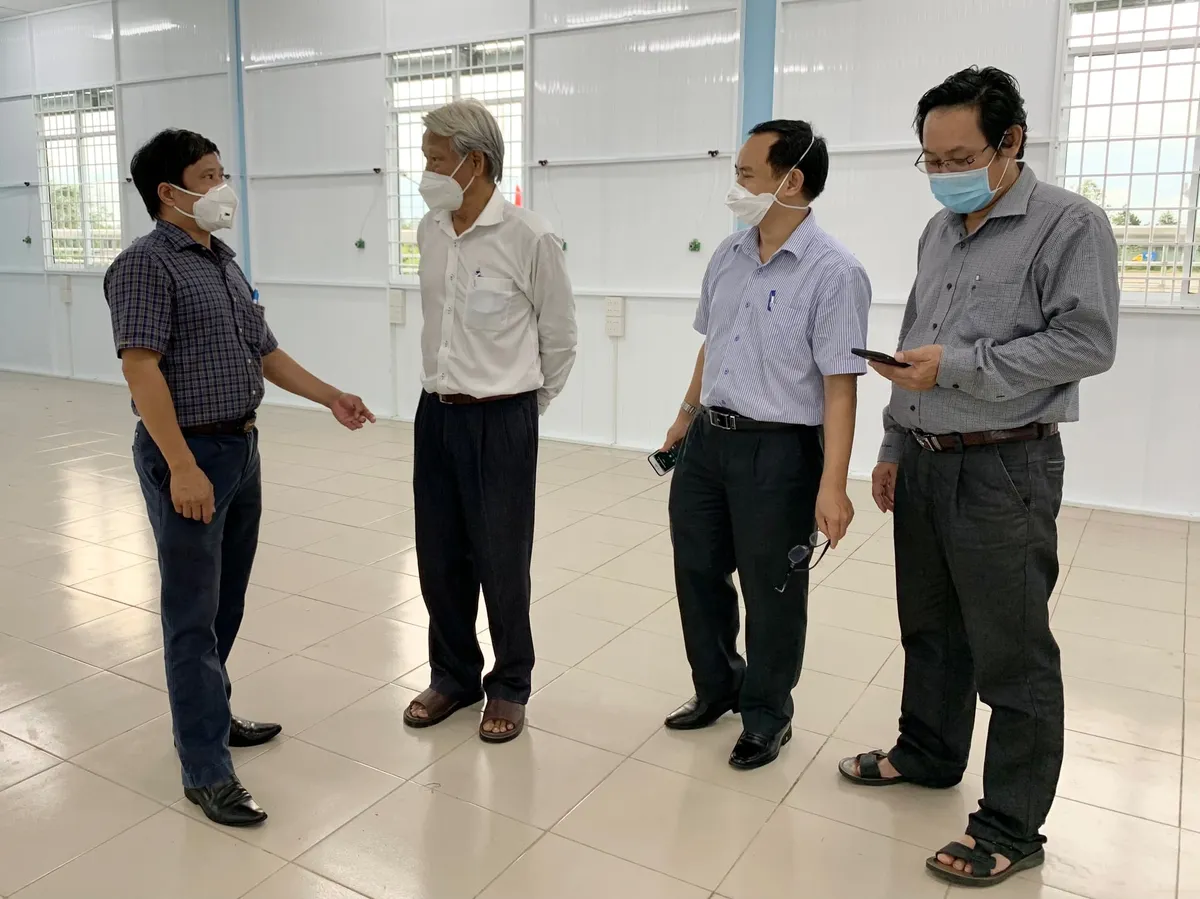 Trà Vinh: Khẩn trương hoàn thiện Bệnh viện Hồi sức COVID-19 - Ảnh 1.