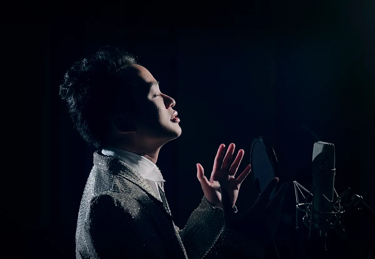 Tùng Dương cover Ngày chưa giông bão - Phá cách và giông bão thật sự - Ảnh 1.