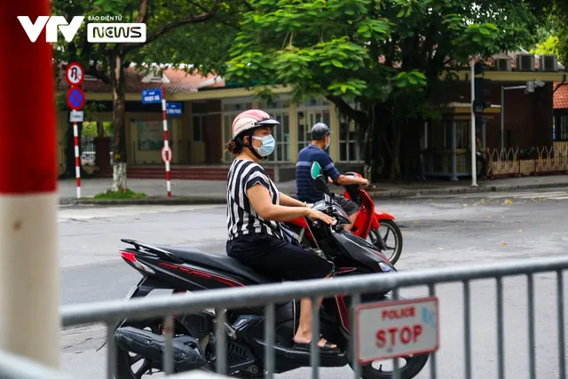 Xét nghiệm cho hàng nghìn người dân sống quanh khu vực chợ Ngọc Hà vì liên quan ca mắc COVID-19 - Ảnh 6.