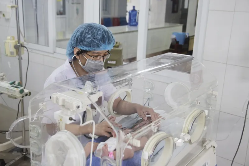 Cảnh báo bệnh suy hô hấp ở trẻ nhỏ thời điểm giao mùa - Ảnh 1. Cảnh báo bệnh suy hô hấp ở trẻ nhỏ thời điểm giao mùa - Ảnh 1.