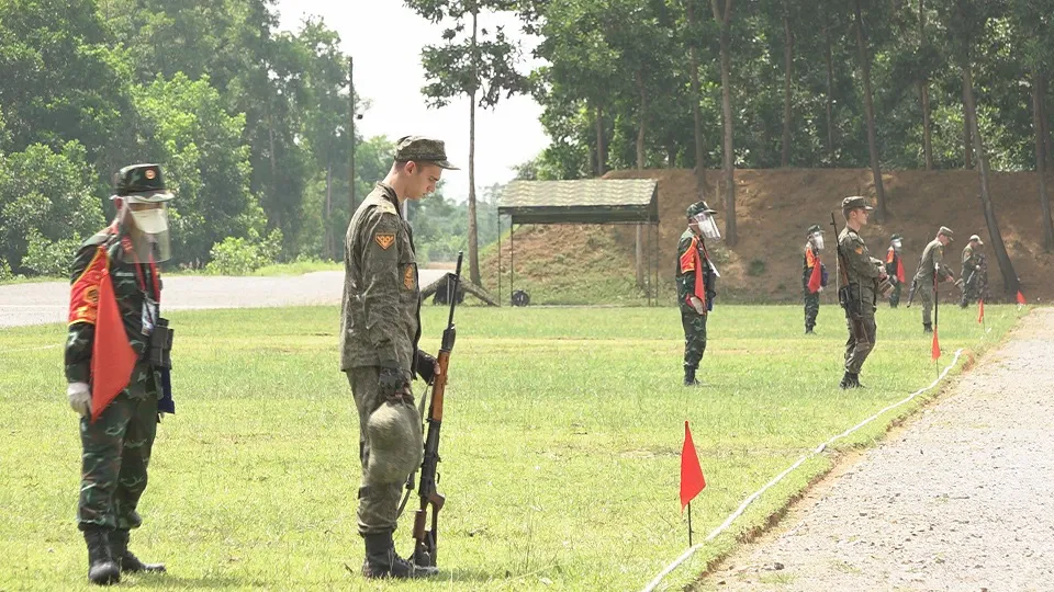 Army Games 2021: Các “Xạ thủ bắn tỉa” hoàn thành thử thách bắn đêm, kết thúc ngày thi đấu đầu tiên - Ảnh 4.