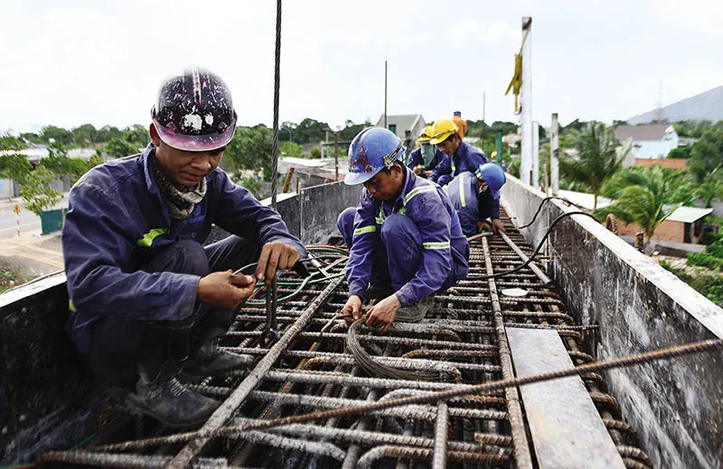 Giảm đau kinh tế bằng đầu tư công - Ảnh 1.