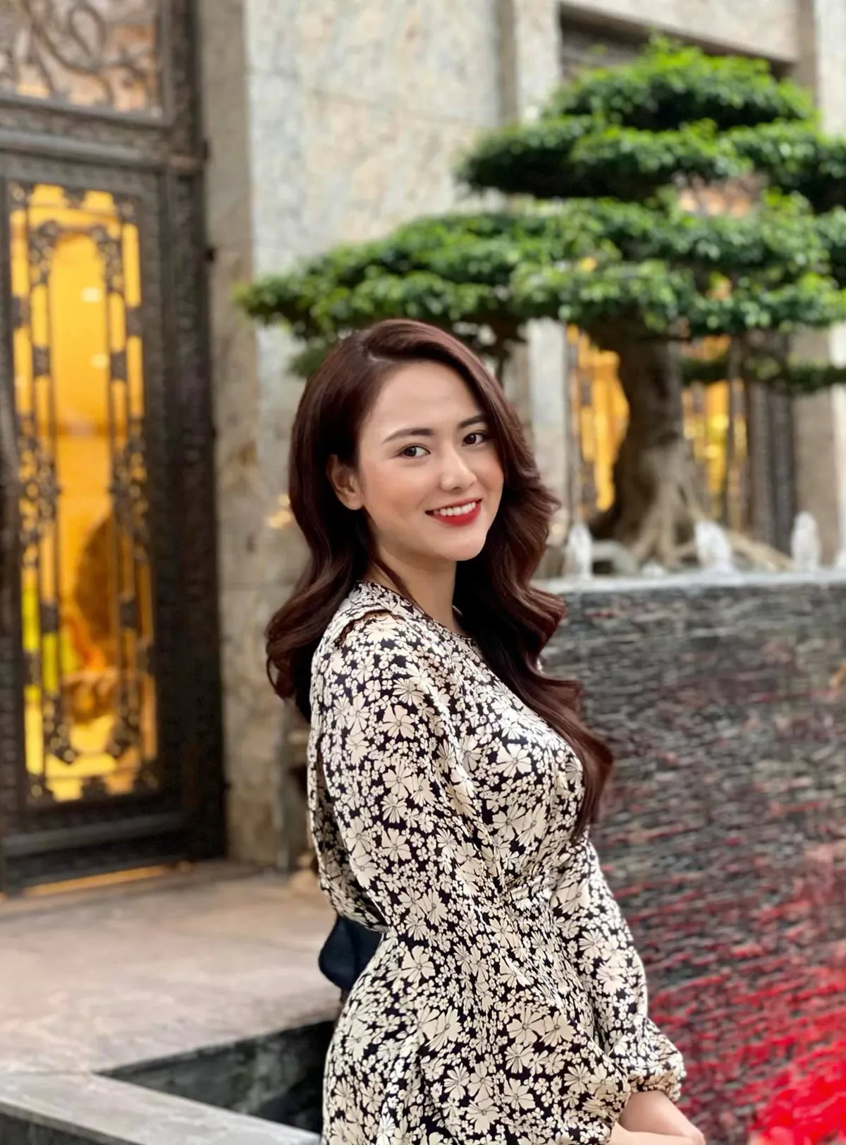 Ngắm nhan sắc gợi cảm của Việt Hoa - Thiên Nga Hương vị tình thân”  - Ảnh 5.