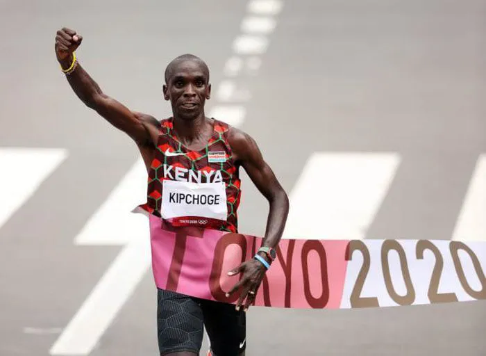 Eliud Kipchoge bảo vệ thành công HCV marathon Olympic - Ảnh 4.