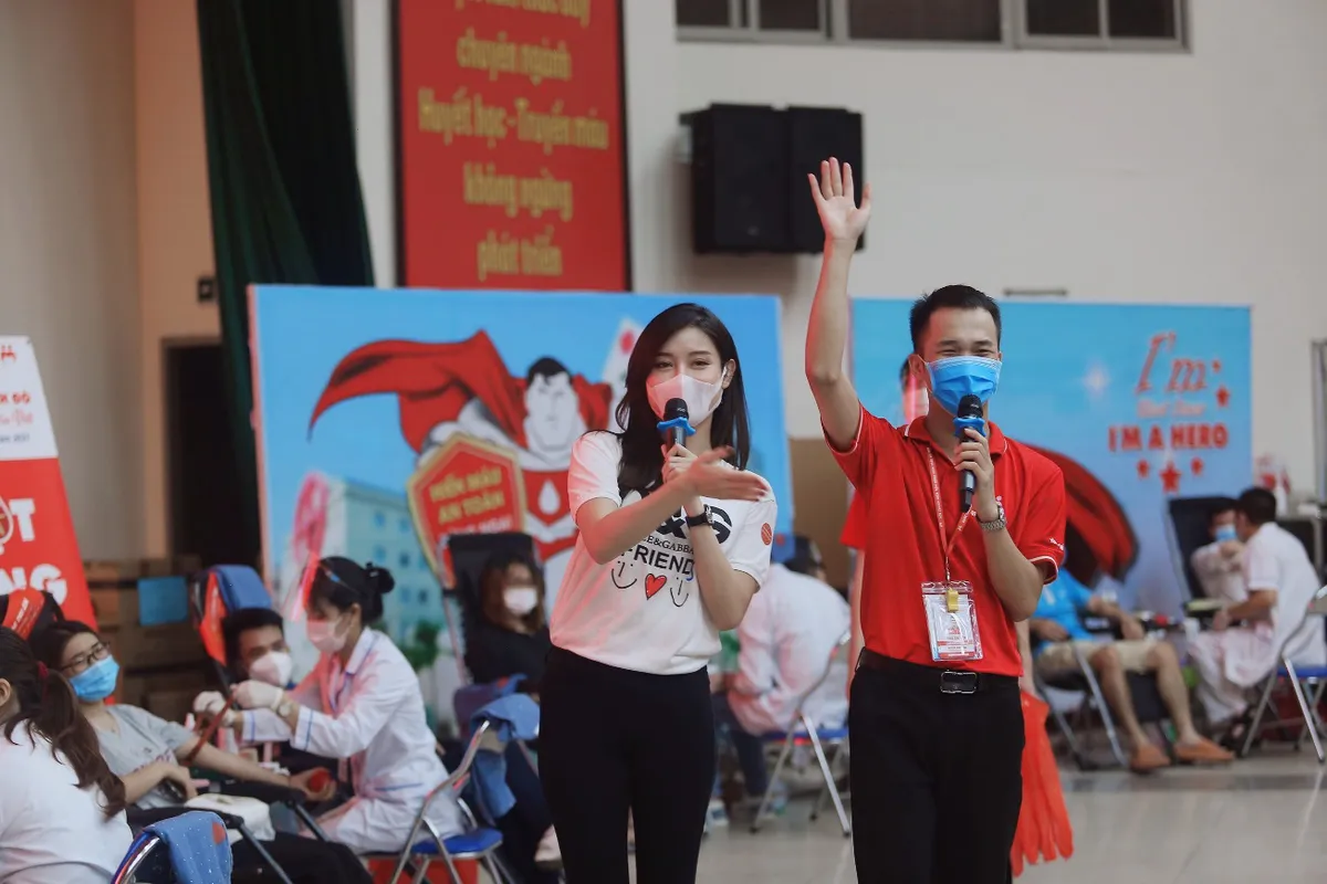 Á hậu Huyền My tham gia ngày hội hiến máu - Ảnh 6.