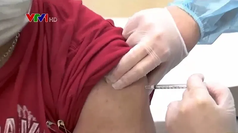 Tiêm vaccine cho trẻ em - bước đi quan trọng giúp giảm đà lây lan dịch bệnh - Ảnh 2.