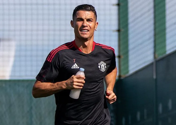 Ch&ugrave;m ảnh: Cristiano Ronaldo trở lại s&acirc;n Old Trafford - Ảnh 15.