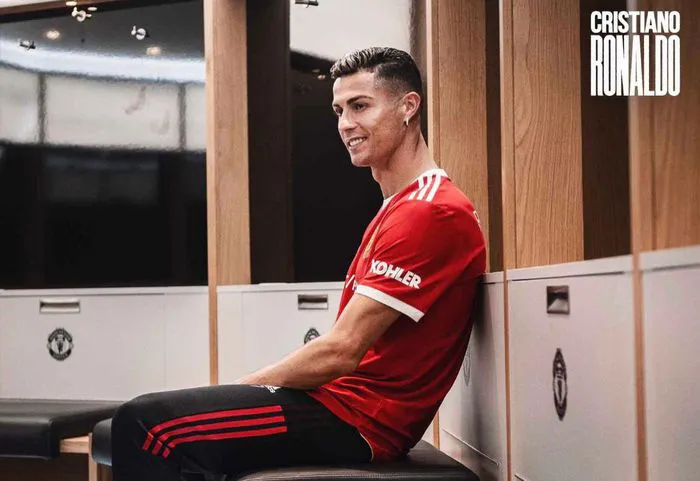 Ch&ugrave;m ảnh: Cristiano Ronaldo trở lại s&acirc;n Old Trafford - Ảnh 2.