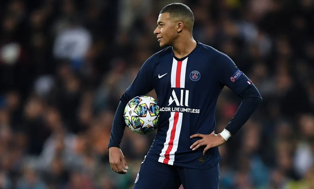 10 cầu thủ có thu nhập cao nhất thế giới 2021: Ronaldo vô đối - Ảnh 4. 10 cầu thủ có thu nhập cao nhất thế giới 2021: Ronaldo vô đối - Ảnh 4.