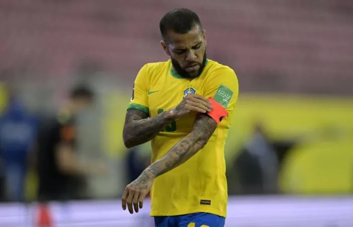 Dani Alves đạt thỏa thuận chia tay Sao Paulo - Ảnh 1. Dani Alves đạt thỏa thuận chia tay Sao Paulo - Ảnh 1.
