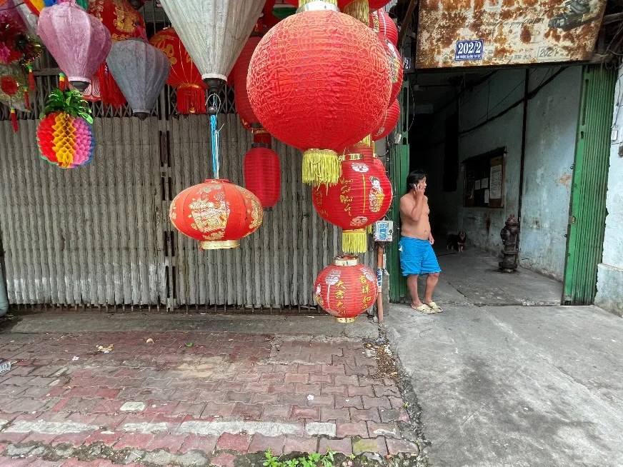 Phố lồng đ&egrave;n năm nay... tắt đ&egrave;n - Ảnh 4.