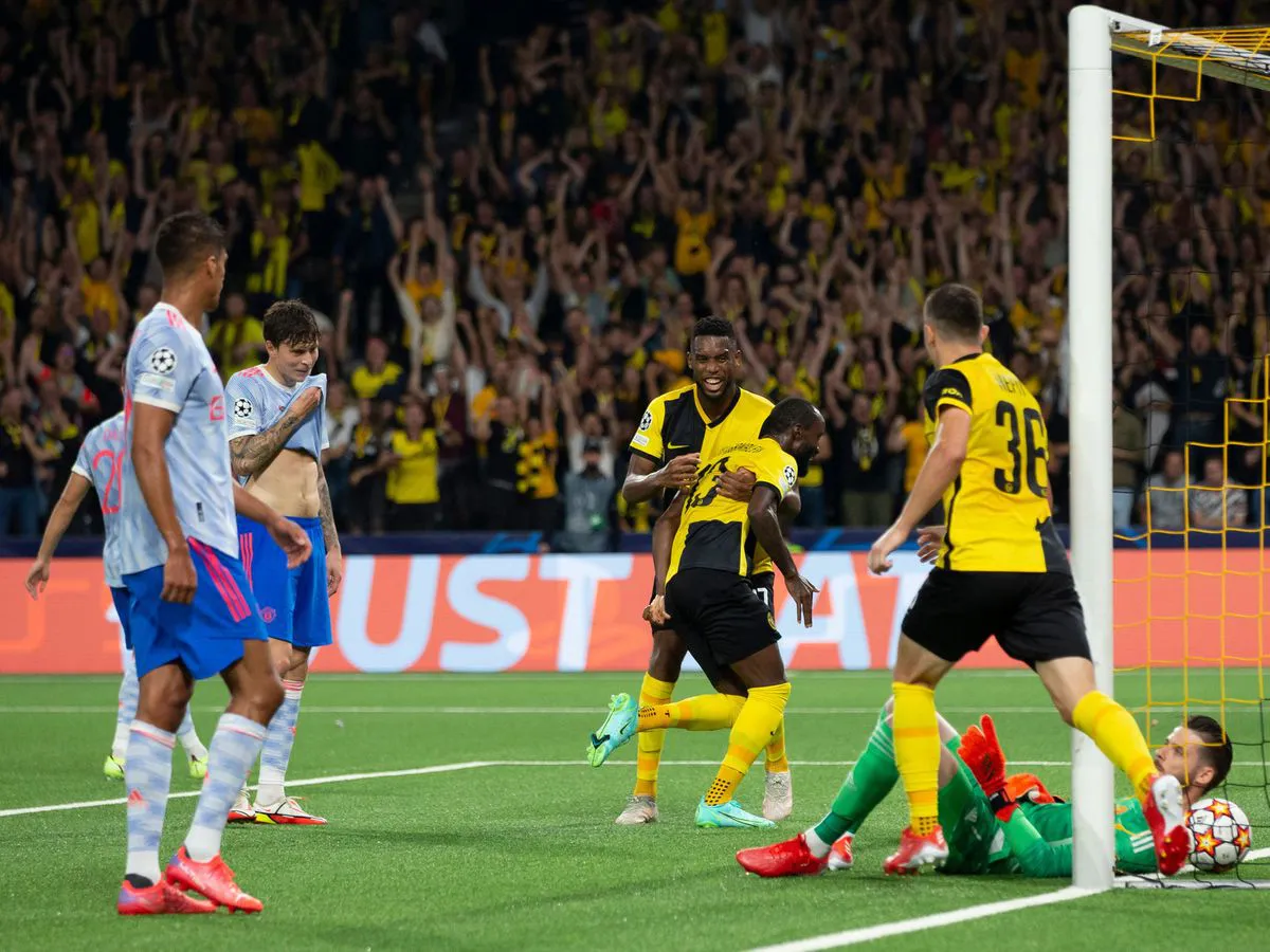Ronaldo ghi bàn, Manchester United vẫn thua sốc trước Young Boys - Ảnh 3. Ronaldo ghi bàn, Manchester United vẫn thua sốc trước Young Boys - Ảnh 3.