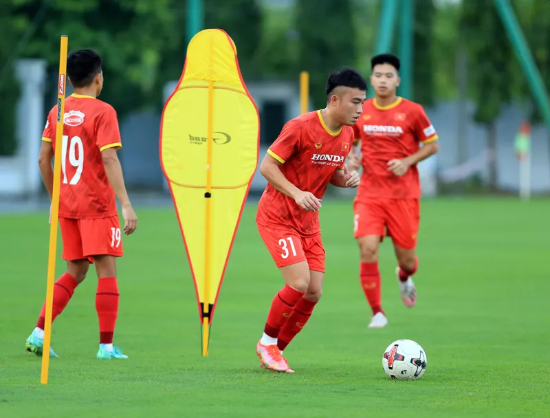 ĐT U22 Việt Nam tập luyện trở lại, chuẩn bị cho Vòng loại U23 châu Á 2022 - Ảnh 2. ĐT U22 Việt Nam tập luyện trở lại, chuẩn bị cho Vòng loại U23 châu Á 2022 - Ảnh 2.