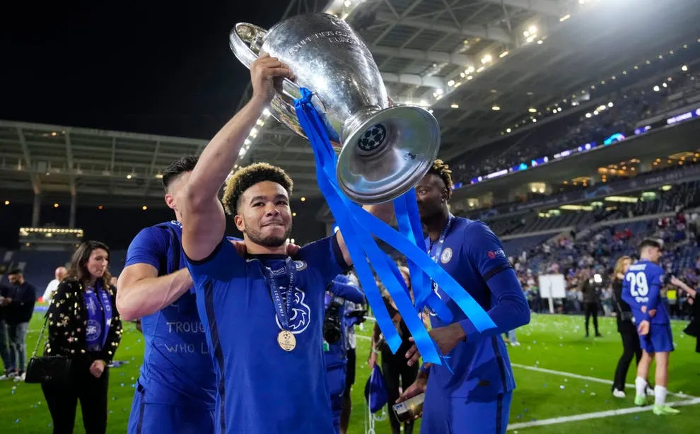 Hậu vệ Chelsea bị trộm ghé thăm, lấy mất huy chương danh giá - Ảnh 2. Hậu vệ Chelsea bị trộm ghé thăm, lấy mất huy chương danh giá - Ảnh 2.