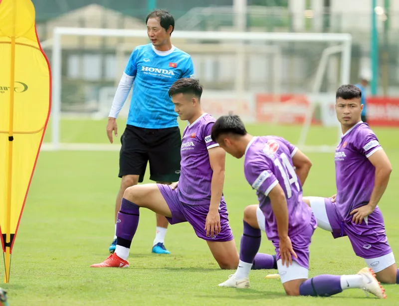 Cầu thủ ĐT U22 Việt Nam bắt đầu cảm nhận sức nóng của Vòng loại U23 châu Á 2022 - Ảnh 1. Cầu thủ ĐT U22 Việt Nam bắt đầu cảm nhận sức nóng của Vòng loại U23 châu Á 2022 - Ảnh 1.