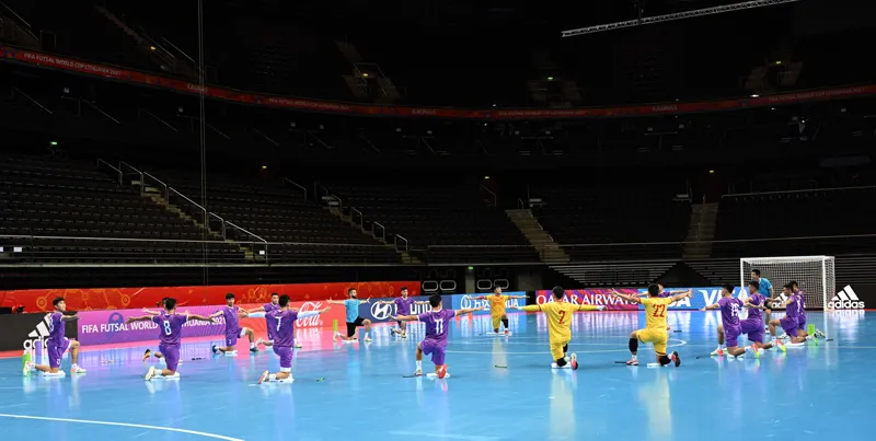 ĐT futsal Việt Nam quyết giành tấm vé đi tiếp tại FIFA Futsal World Cup Lithuania 2021™ - Ảnh 1. ĐT futsal Việt Nam quyết giành tấm vé đi tiếp tại FIFA Futsal World Cup Lithuania 2021™ - Ảnh 1.