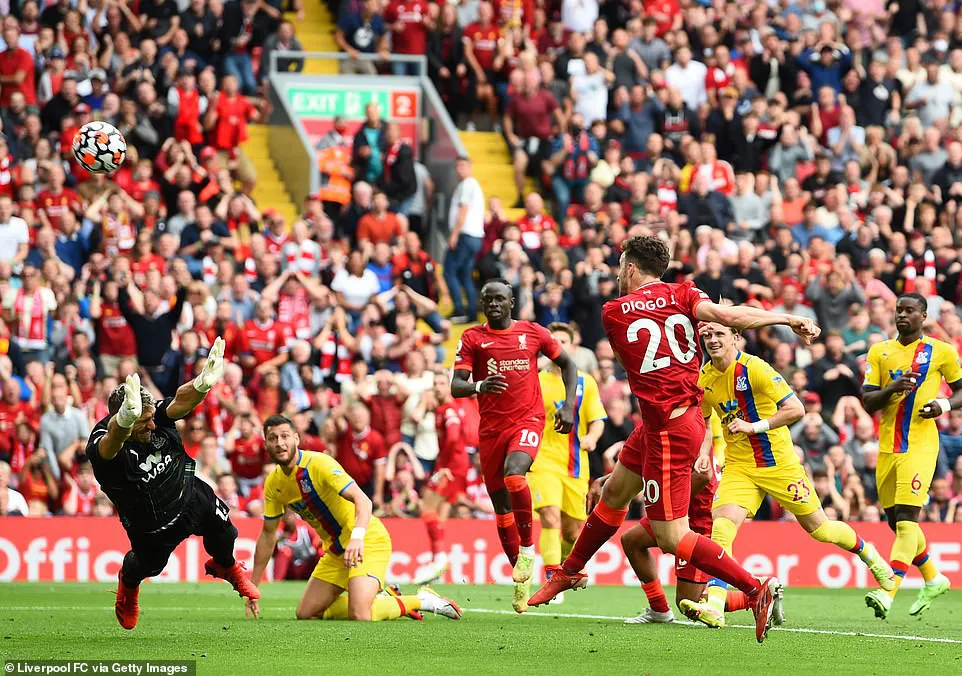 Thắng thuyết phục Palace, Liverpool vươn lên dẫn đầu BXH - Ảnh 1. Thắng thuyết phục Palace, Liverpool vươn lên dẫn đầu BXH - Ảnh 1.