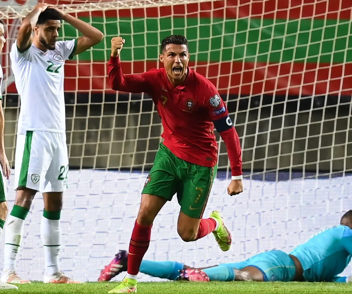 Ronaldo nói gì sau khi lập kỷ lục 111 bàn thắng cho ĐT Bồ Đào Nha? - Ảnh 1. Ronaldo nói gì sau khi lập kỷ lục 111 bàn thắng cho ĐT Bồ Đào Nha? - Ảnh 1.