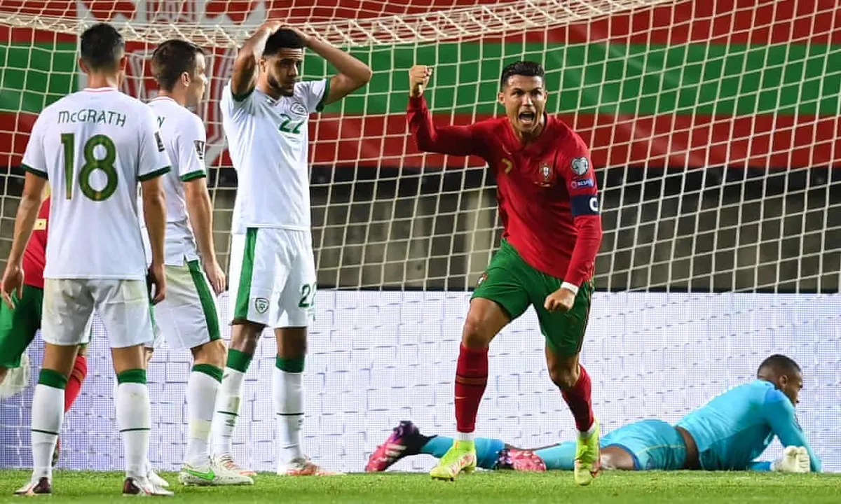Ronaldo đi vào lịch sử thế giới với kỷ lục ghi bàn ở ĐTQG - Ảnh 1. Ronaldo đi vào lịch sử thế giới với kỷ lục ghi bàn ở ĐTQG - Ảnh 1.